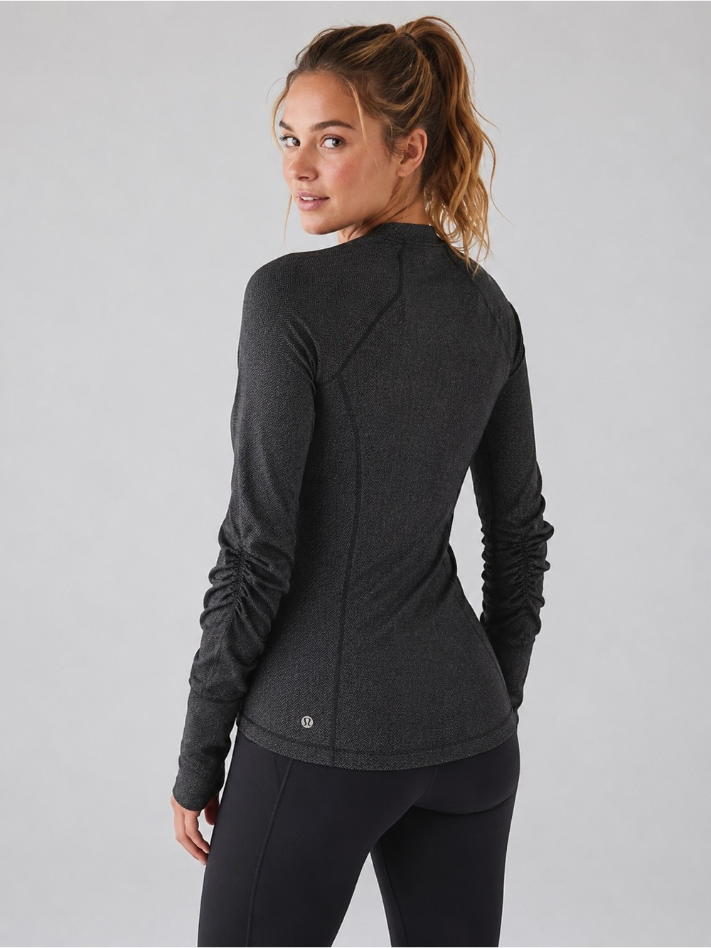 Lululemon Women’s Size 8 Runderful Long Sleeve Herringbone Heathered Black Top